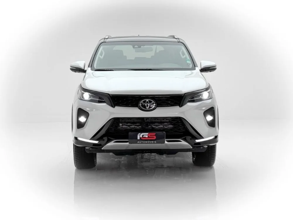 Toyota Hilux SW4 SRX Plat. 4x4 2.8 TB Die. Aut.